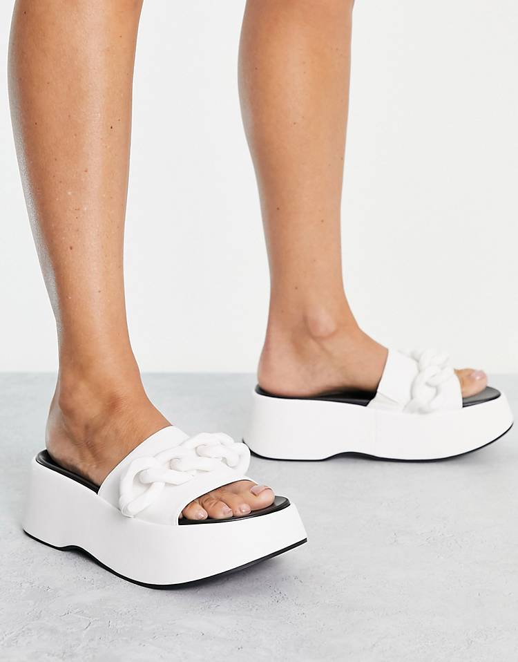 Bershka chain detail flatform sandal slides in white